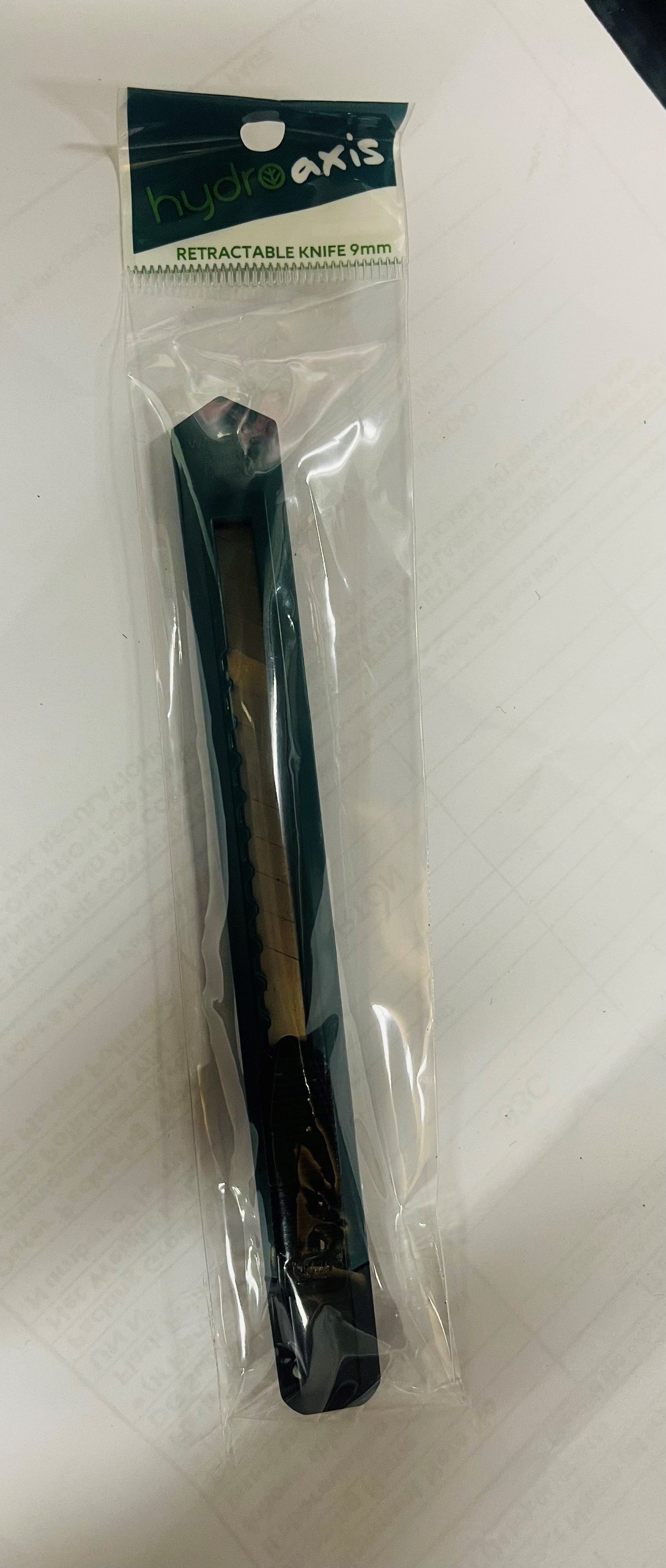 Hydro Axis Retractable knife